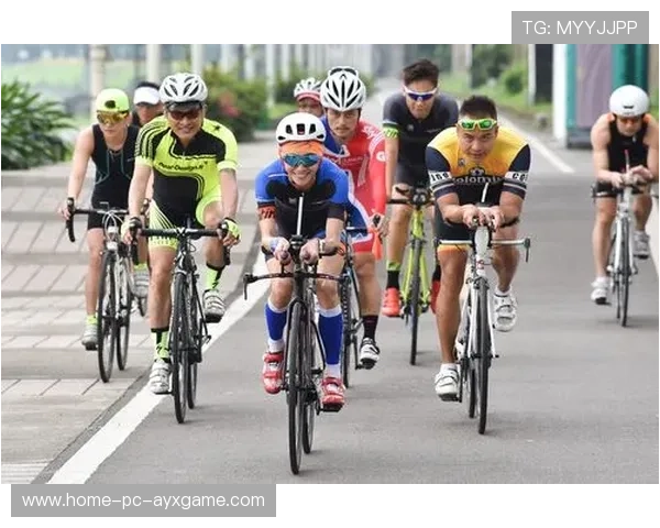 铁人三项队伍进行专项转换训练，推进更为顺畅