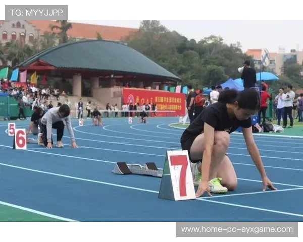 游泳反超对手瞬间全场尖叫：运动场上最震撼的精彩瞬间